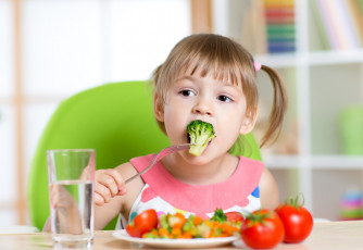 Such an important skill even during childhood – being able to serve yourself at the table